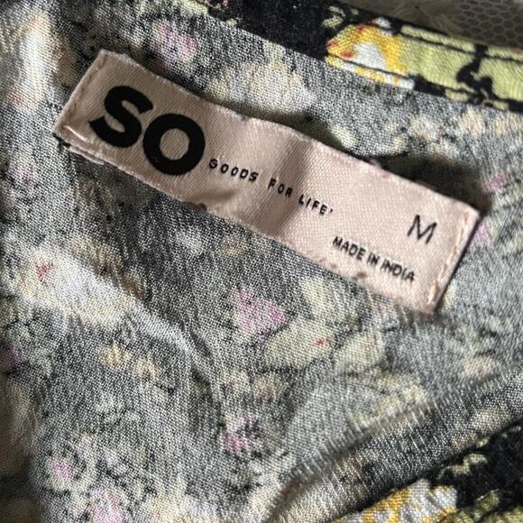 Black Floral Crop Top Shirt Adjustable Ruffle Hem Lightweight Summer Style - Picture 8 of 8